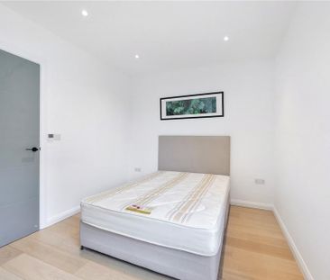 4 bedroom terraced house to rent - Photo 5