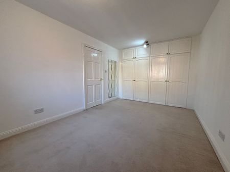 2 bed apartment to rent in Rosemary Mews, Kenilworth - Photo 2