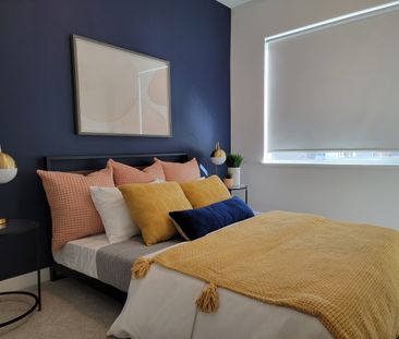 Large Luxury Main Floor 2 bedroom plus den Condo near Downtown – Pe... - Photo 5