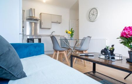 2 bedroom flat to rent - Photo 4