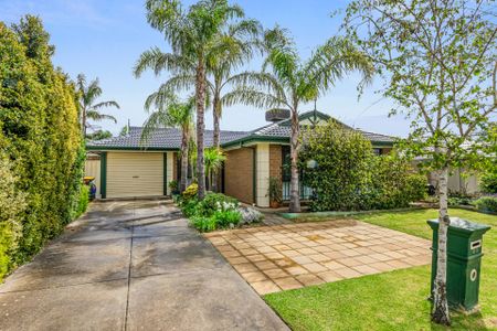 Spacious Family Living in Sought-After Old Reynella - Photo 3