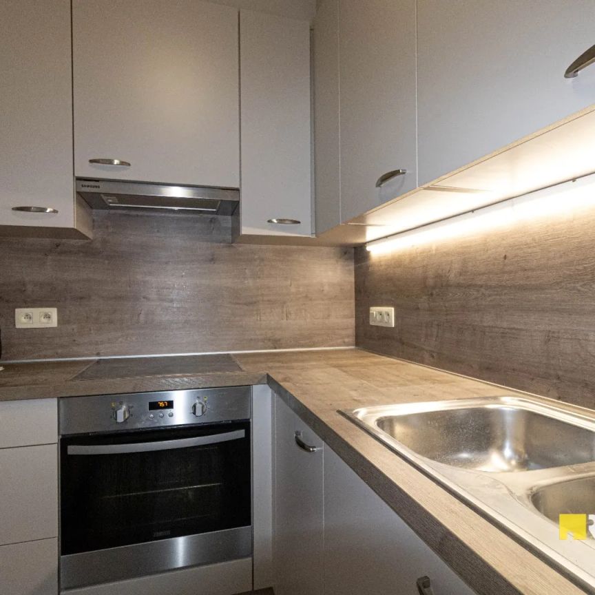 Vernieuwd en instapklaar appartement op 1e verdieping - Photo 1