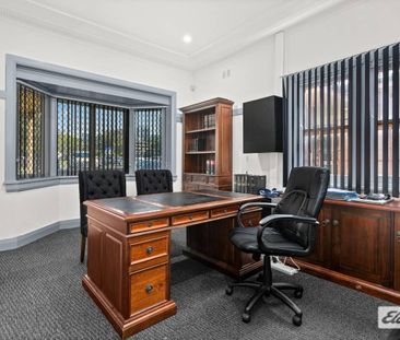Central 4-Bedroom Home – Walk to Wollongong CBD - Photo 1