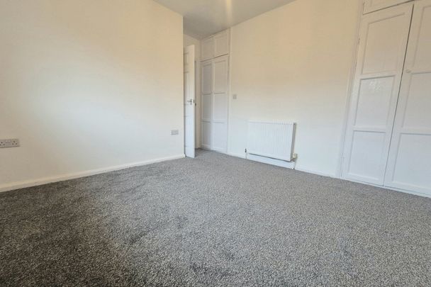 Cousin Lane - Photo 1