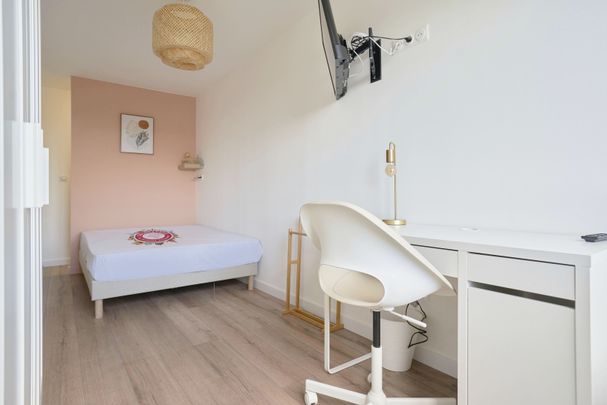 BEAUCOURT DECOURCHELLES B Roommate 3 Bedrooms at Lille - Photo 1