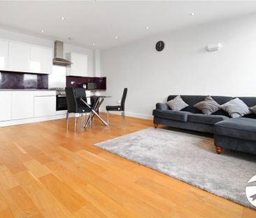 3 bedroom flat to rent - Photo 2