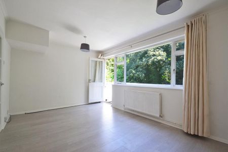 2 bedroom maisonette to rent - Photo 5