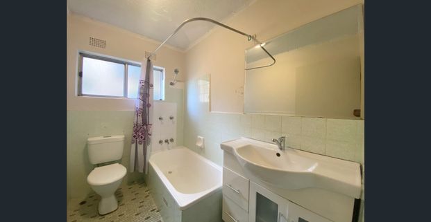 RENOVATED UNIT - CLOSE TO ALL - Photo 1