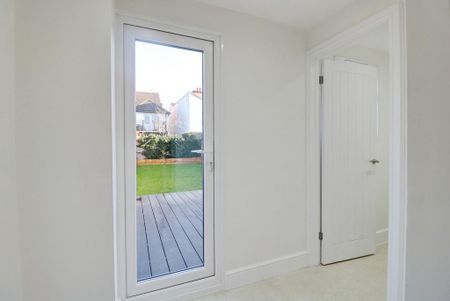 3 bedroom semi-detached house to rent - Photo 5