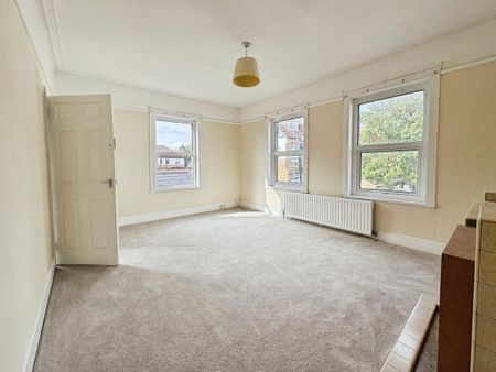 4 bedroom end of terrace house to rent - Photo 5