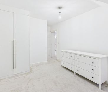 5 bedroom detached house to rent - Photo 3