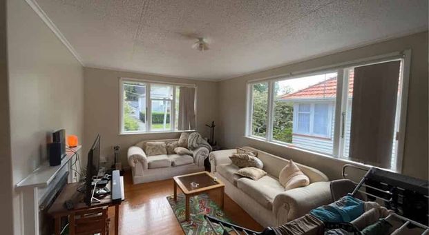 Charming Remuera home, ideal for a flat-share! - Photo 1