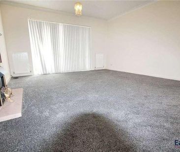 Kings Court, The Avenue, Tadworth, Surrey, KT20 - Photo 5