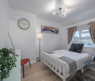3 bedroom end of terrace house to rent - Photo 6