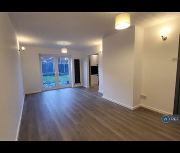 3 bedroom end of terrace house to rent - Photo 1