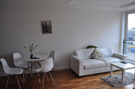 The Quays, SALFORD - Photo 2