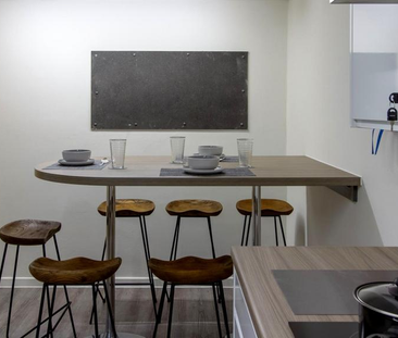 1 bedroom in a flat share to rent - Photo 4