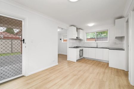 Stylish & Private Two-Bedroom Granny Flat | Prime Location - Photo 2