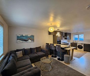 4 bedroom semi-detached house to rent - Photo 2