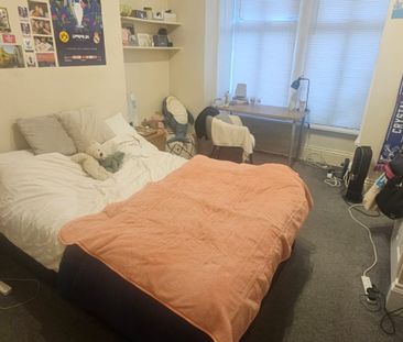 4 Bed - 8 Mayville Street, Hyde Park, Leeds - LS6 1ND - Student - Photo 3
