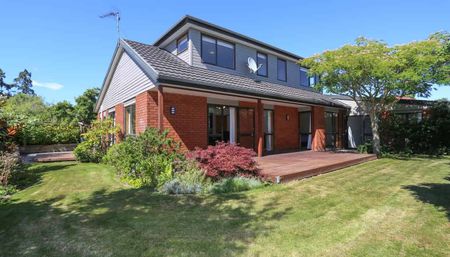 A Beautiful Home in Riccarton - Modern and a Must see - Photo 4