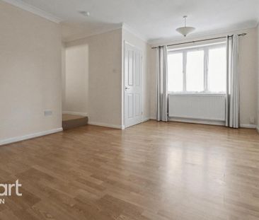 3 bedroom end of terrace house to rent - Photo 1