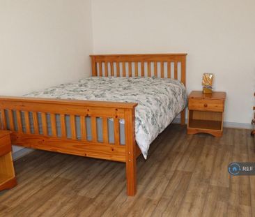 1 bedroom in a house share to rent - Photo 6