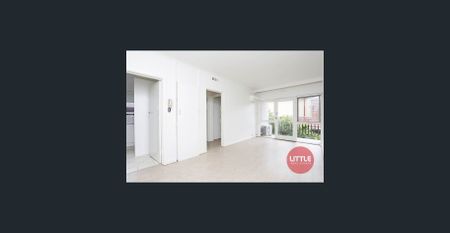 Size, sophistication & location! - Photo 3