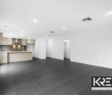 Spacious & Modern Family Home - Photo 3