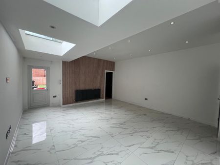 3 bedroom maisonette to rent - Photo 3