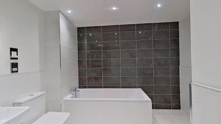 2 bedroom flat to rent - Photo 5