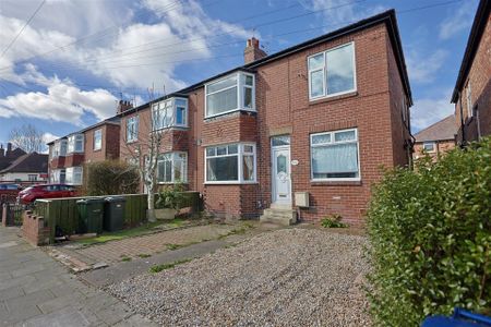 2 bedroom Flat to rent in Benton Road High Heaton, Newcastle Upon Tyne, NE7 - Photo 3