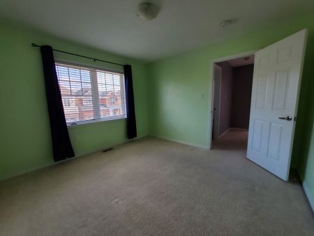 For Lease - 373 Falling Green Crescent, Kitchener, Ontario - Photo 5