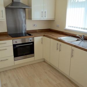 2 Bedroom House - Semi-Detached - Photo 2