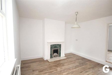 2 bedroom end of terrace house to rent - Photo 5