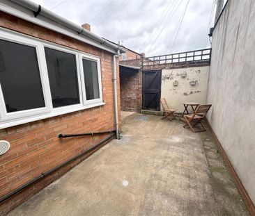 2 bedroom terraced house to rent - Photo 6