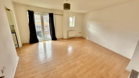 2 bedroom apartment to rent - Photo 3