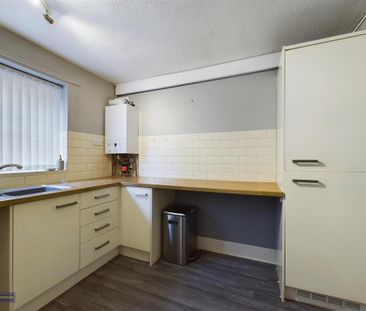 2 bedroom flat to rent - Photo 6