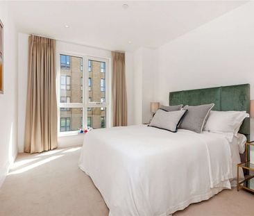 A luxury three bedroom apartment with riverside views. - Photo 5