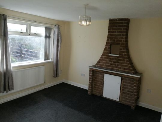 3 bedroom terraced house to rent - Photo 1