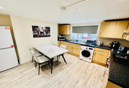 5 bedroom house to rent - Photo 2