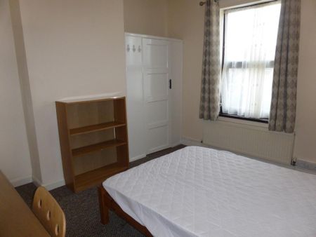 3 bedroom terraced house to rent - Photo 5