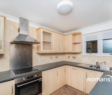 2 bedroom flat to rent - Photo 2