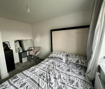 3 bedroom semi-detached house to rent - Photo 6