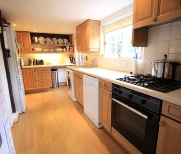 3 bedroom end of terrace house to rent - Photo 6