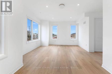 3 CROWN GATE - Photo 4