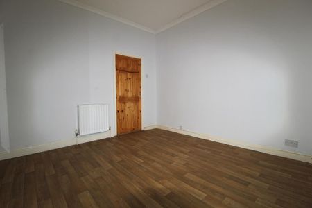2 bedroom end of terrace house to rent - Photo 2