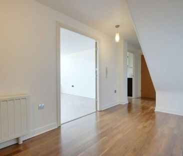 Ovaltine Court, Kings Langley - Photo 5