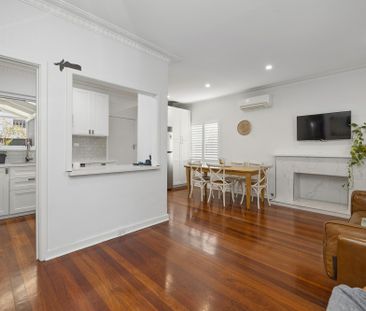 LUXURY LIVING AMONGST THE TREES - BEAUTIFULLY RENOVATED 3x2 HOME - Photo 1
