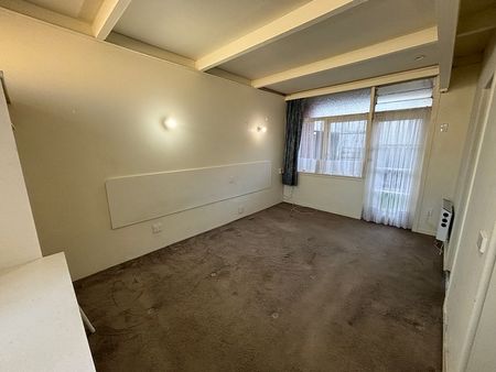 Charming Studio Unit w/Garden! - Photo 2